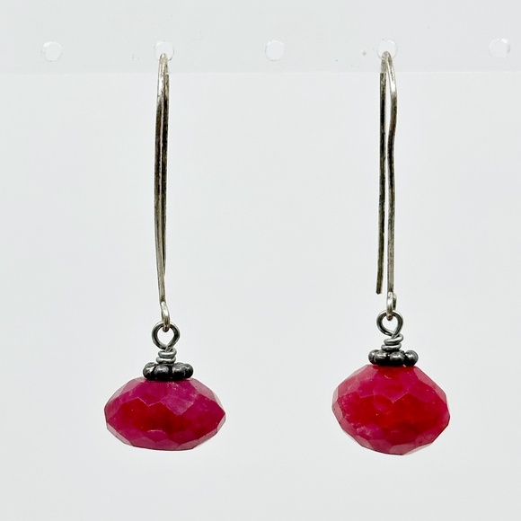Hand Made Sterling silver faceted ruby bead earrings - GM39 - Picture 1 of 3